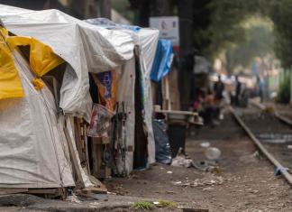 Fotografía cedida este martes por Médicos Sin Fronteras (MSF) de un campamento improvisado de migrantes en la Ciudad de México (México). EFE/MSF/