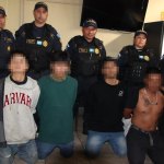 Los detenidos fueron trasladados a la Torre de Tribunales, señalados de asesinato. Foto: PNC