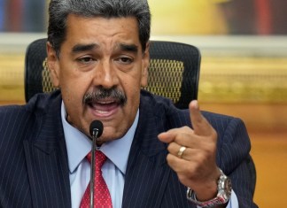 El presidente venezolano, Nicolás Maduro, ofrece una conferencia de prensa en el palacio presidencial de Miraflores en Caracas, Venezuela, el miércoles 31 de julio de 2024, tres días después de su disputada reelección. Foto La Hora: (Foto AP/Matías Delacroix)