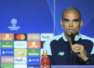 Pepe le pone fin a su carrera futbolística a los 41 años Foto de archivo del defensa portugués Pepe, que anunció este jueves a los 41 años de edad el final de su carrera como futbolista profesional, en la que jugó en el Real Madrid, Oporto y selección de Portugal. EFE/Fernando Villar/ARCHIVO