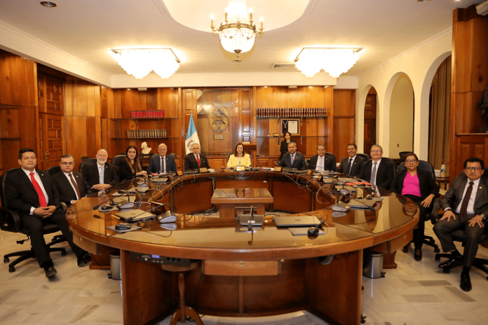 Pleno de CSJ en desacuerdo con el presidente del OJ, Oscar Cruz. Foto: La Hora