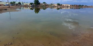 Inundaciones han dejado incomunicadas a varias poblaciones de un valle cerca de la ciudad de Abu Hamdan, el 7 de agosto de 2024, en el norte de Sudán. (AP Foto/ Samira Hassan)