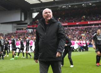 ARCHIVO) - El entrenador del Liverpool Legends, Sven-Goran Eriksson, antes del partido de fútbol entre el Liverpool Legends y el Ajax Legends en Liverpool, Gran Bretaña, el 23 de marzo de 2024 (reeditado el 26 de agosto de 2024). Eriksson ha fallecido el 26 de agosto de 2024 a los 76 años, según ha anunciado su agente. (Reino Unido) EFE/EPA/ADAM VAUGHAN