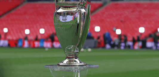 Vista del trofeo de la Liga de Campeones en el estadio de Wembley, escenario de la última final. EFE/Kiko Huesca