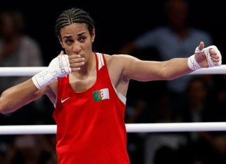 Boxeadora Imane Khelif presenta denuncia por ciberacoso La boxeadora argelina Imane Khelif celebra su victoria ante la húngara Anna Luca Hamori en su combate de boxeo femenino de cuartos de final. EFE/ Miguel Toña
