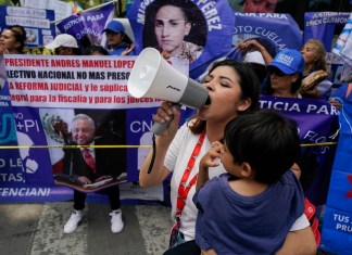 Familiares de presos se manifiestan a favor de la reforma al poder judicial propuesta por el gobierno, el miércoles 4 de septiembre de 2024, en Ciudad de México. (Foto AP/Félix Márquez)