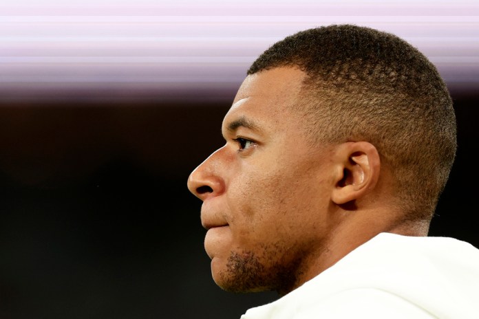 Kylian Mbappé previo al partido entre Real Madrid y Betis por la Liga española, el domingo 1 de septiembre de 2024, en Madrid. (AP Foto/Pablo García)