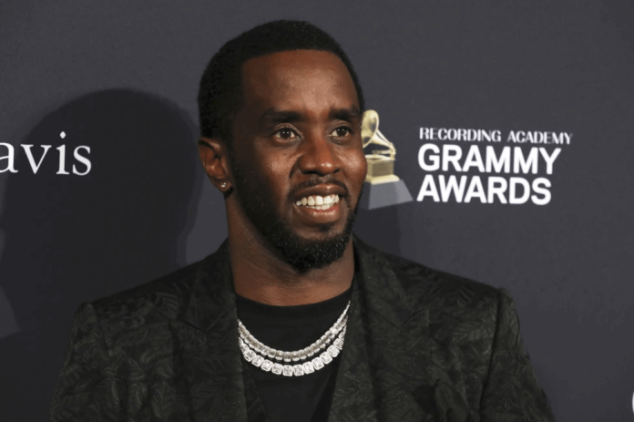 Sean Combs llega a la Gala Previa a los Grammy de 2020. (Foto de Mark Von Holden/Invision/AP, Archivo)