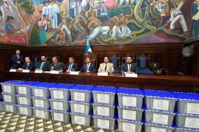 La directiva del Congreso discute el inicio de la elección de magistrados de Cortes. Foto: José Orozco