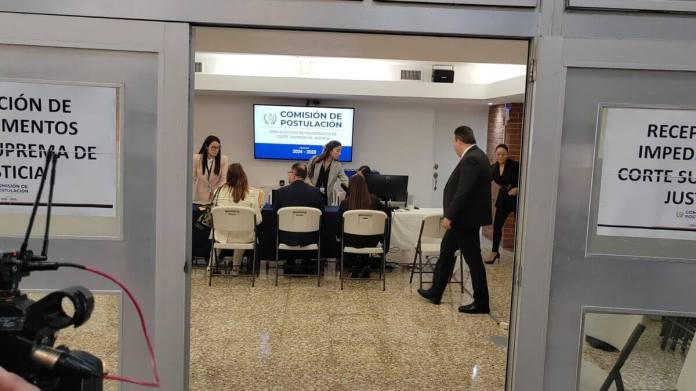 El Consejo Directivo también presentó señalamientos en la Postuladora para la CSJ. Foto La Hora / Daniel Ramírez