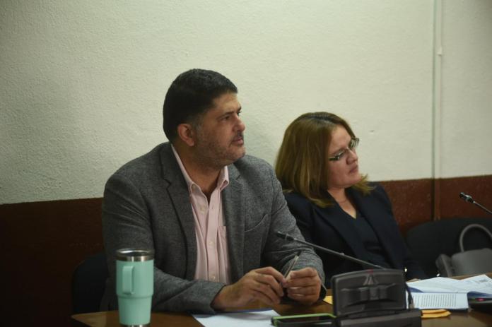 El jefe de la Fiscalía de Delitos Administrativos, Manuel Aldana, durante una audiencia en el caso contra los magistrados del TSE. Foto: La Hora / Fabricio Alonzo.