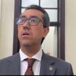 El ministro de Finanzas, Jonathan Menkos, acudió al Congreso para despejar dudas por préstamos para proyectos viales y de electrificación. Foto: La Hora