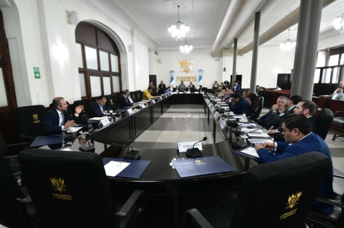 Los jefes de bloque definieron este 11 de septiembre la agenda para la plenaria del 17 de este mes. Foto: Daniel Ramírez