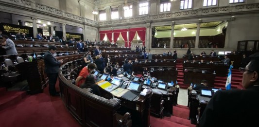 Varios diputados se han interesado en modificar la Ley Orgánica del Organismo Legislativo para poder conformar bloques independientes. Foto: José Orozco