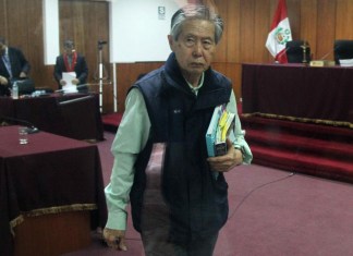 Fujimori falleció este miércoles en su residencia de Lima a los 86 años, tras "una larga batalla contra el cáncer", confirmó su hija y heredera política Keiko Fujimori. EFE/Ernesto Arias