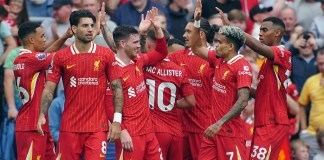 El colombiano Luis Diaz del Liverpool celebra tras anotar el segundo tanto de su equipo en el triunfo en la Liga Premier ante el Bournemouth el sábado 21 de septiembre del 2024. (Peter Byrne/PA via AP)