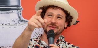 Fotografía de archivo del 24 de junio de 2024 del youtuber mexicano Luisito Comunica, durante una rueda de prensa en Quito (Ecuador). EFE/Rolando Enriquez