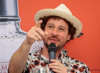 Fotografía de archivo del 24 de junio de 2024 del youtuber mexicano Luisito Comunica, durante una rueda de prensa en Quito (Ecuador). EFE/Rolando Enriquez