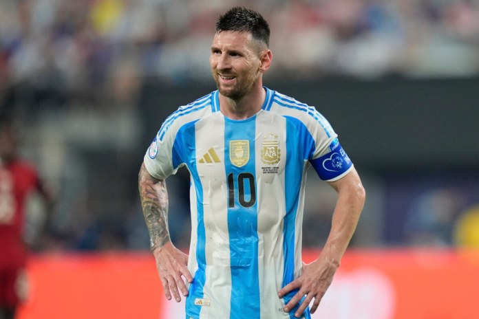 El argentino Lionel Messi durante un partido de semifinales de la Copa América contra Canadá en East Rutherford, Nueva Jersey, el 9 de julio de 2024. (AP Foto/Julia Nikhinson, Archivo)