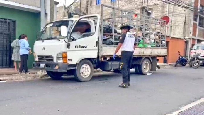 El atentado fue dirigido contra un recolector de basura. Foto: Bomberos Voluntarios