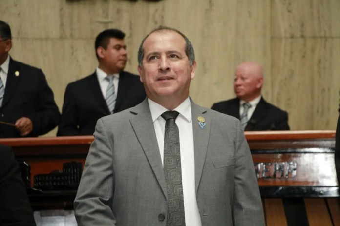 Congreso no programó la juramentación del magistrado Néster Vásquez. Foto: La Hora/OJ