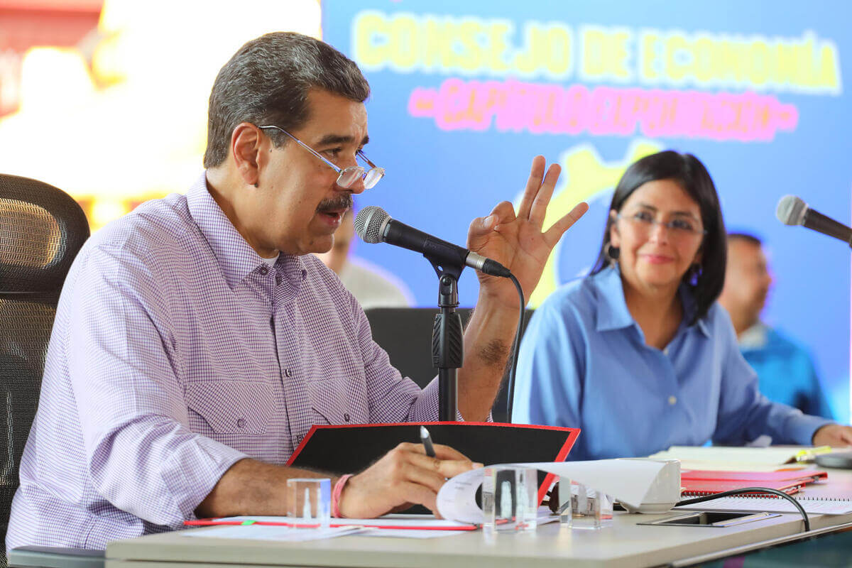 Fotografía cedida por Prensa Miraflores del presidente de Venezuela, Nicolás Maduro, durante un acto de gobierno este jueves, en Caracas (Venezuela). EFE/ Prensa Miraflores/