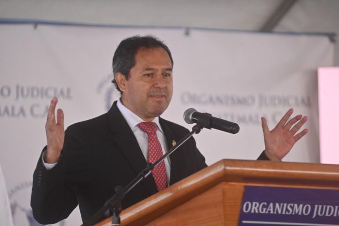 Presidente del Organismo Judicial, Oscar Cruz.