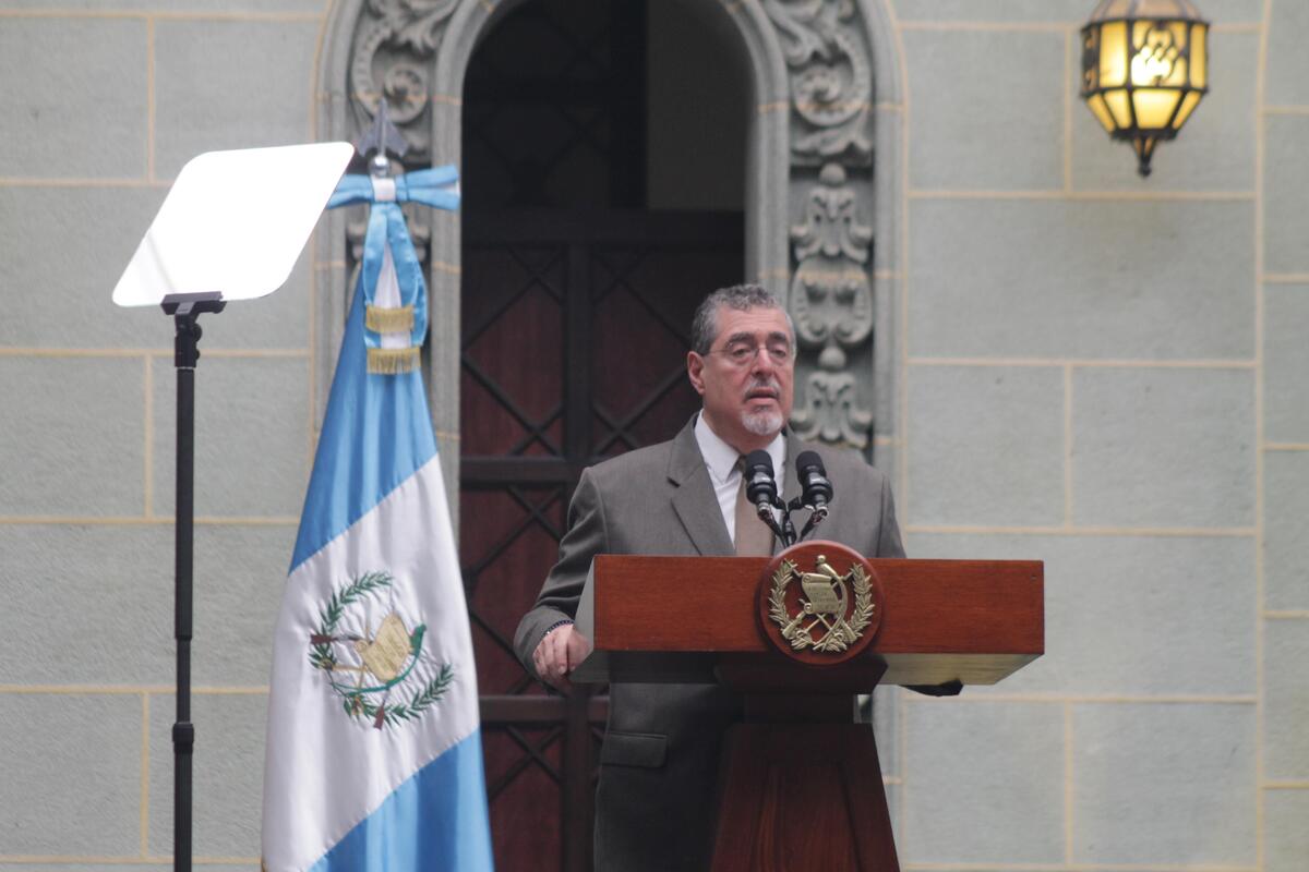 Presidente Bernardo Arévalo se dirigió a los designados a las Oficinas de Probidad. Foto La Hora: José Orozco.