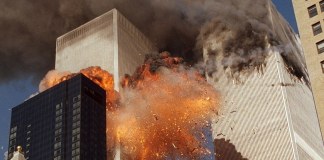 Las Torres Gemelas, Nueva York (EE.UU.), el 11 de septiembre de 2001. Foto: Chao Soi Cheong / AP