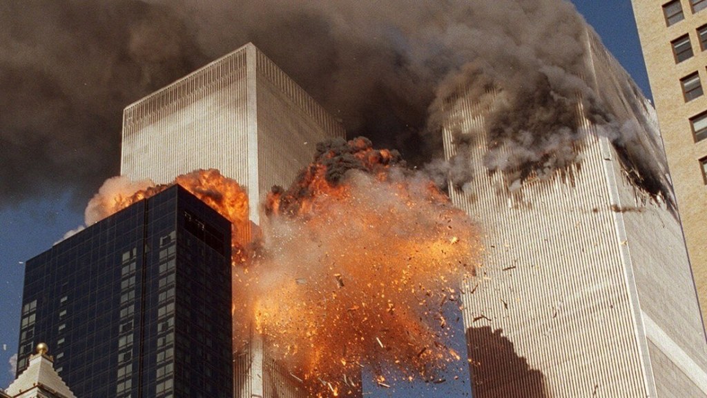 Las Torres Gemelas, Nueva York (EE.UU.), el 11 de septiembre de 2001. Foto: Chao Soi Cheong / AP