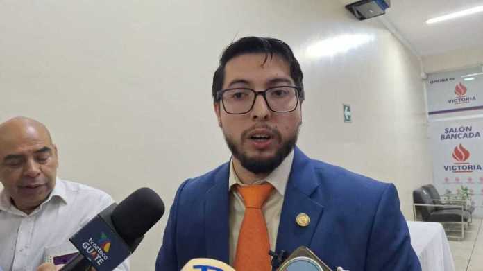 El viceministro de Comunicaciones, Alejandro, acudió a una citación en el Congreso. Foto: La Hora