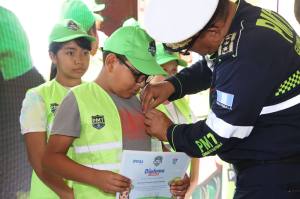 Los pequeños fueron reconocidos con un diploma. Foto: EMETRA / La Hora