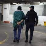 Gad Esaú Echeverría García, catedrático de la Usac, detenido por las fuerzas de seguridad. Foto: PNC