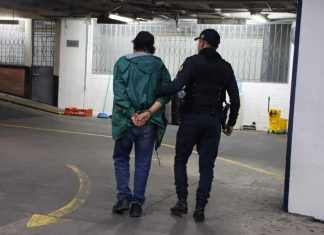 Gad Esaú Echeverría García, catedrático de la Usac, detenido por las fuerzas de seguridad. Foto: PNC