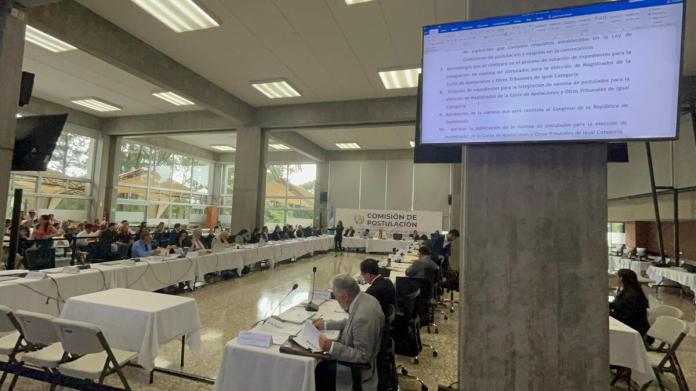 Postuladora inicia jornada para completar nómina de candidatos. Foto: Daniel Ramírez.