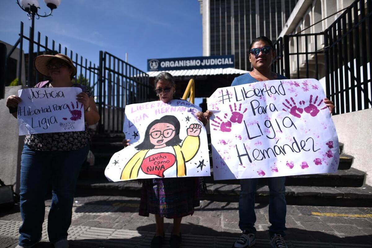 Desde el 16 de agosto, distintas personas han mostrado su apoyo a Ligia Hernández. Foto: Fabricio Alonzo