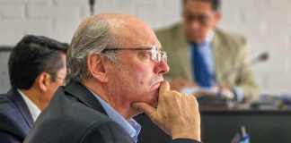 El ciudadano suizo Ulrich Gurtner Kappler durante una audiencia de levantamiento de embargo de cuentas. Foto: La Hora / Sergio Osegueda.