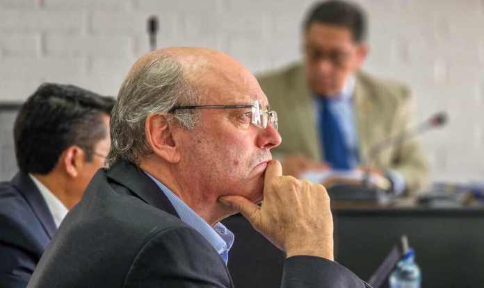 El ciudadano suizo Ulrich Gurtner Kappler durante una audiencia de levantamiento de embargo de cuentas. Foto: La Hora / Sergio Osegueda.