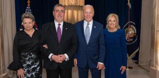 Lucrecia Peinados, Bernardo Arévalo, Joe Biden y Jill Biden se reunieron en Estados Unidos. Foto: Bernardo Arévalo