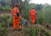 Bomberos realizan búsqueda de niño que cayó en río de Chiquimula. Créditos CVB.