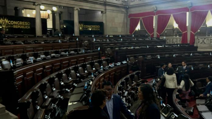 Ausencia de diputados paraliza interpelación a ministro de Gobernación. Foto: Daniel Ramírez