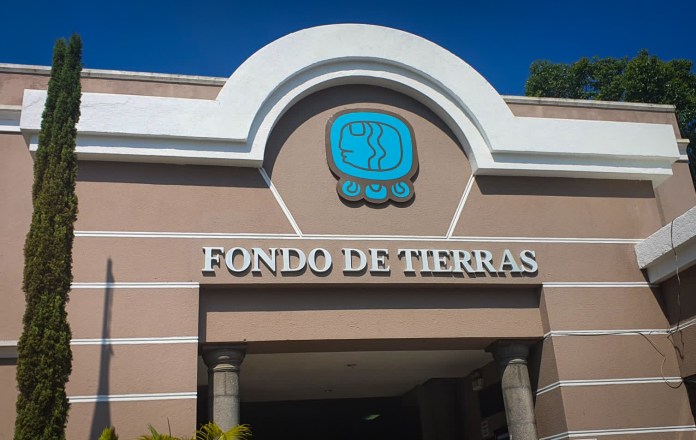 Sede del Fondo de Tierras (Fontierras), en la zona 9 capitalina, el gerente general de esa institución ha gastado gran cantidad de cupones para combustible sin que a la fecha haya sido removido.