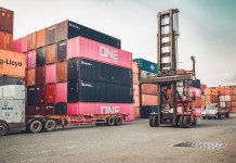 Contenedores en el puerto