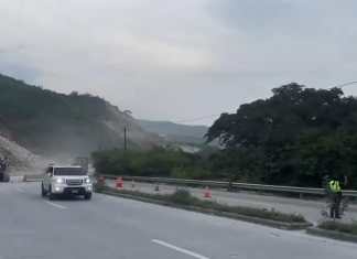 Instalaron reversible en el km 61 ruta al atlántico, por derrumbe. Foto La Hora: Captura de Pantalla