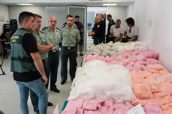 Vista de los 650 Kilos de droga que la Guardia Civil ha incautado en Ibiza, y ha detenido a nueve personas vinculadas con esta presunta trama, ocho en la isla y una en Málaga. EFE