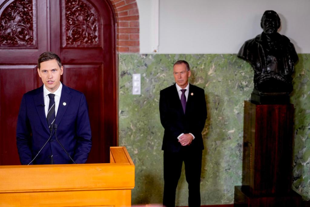 La lucha por un mundo libre de armas atómicas de la organización Nihon Hidankyo ha hecho que el Nobel de la Paz vuelva a Japón medio siglo después de que el ex primer ministro del país Eisaku Sato recibiera el galardón también por su compromiso antinuclear.