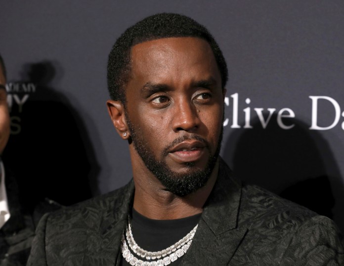 ARCHIVO - Sean Combs llega a la gala previa a los Grammy y saludo a los íconos de la industria en el Hotel Beverly Hilton el sábado 25 de enero de 2020 en Beverly Hills, California. (Foto Mark Von Holden/Invision/AP, archivo)