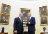 El presidente estadounidense Joe Biden, a la derecha, conversa con el primer ministro israelí Benjamin Netanyahu en el Despacho Oval de la Casa Blanca en Washington, el 25 de julio de 2024. (Foto AP/Susan Walsh, Archivo)