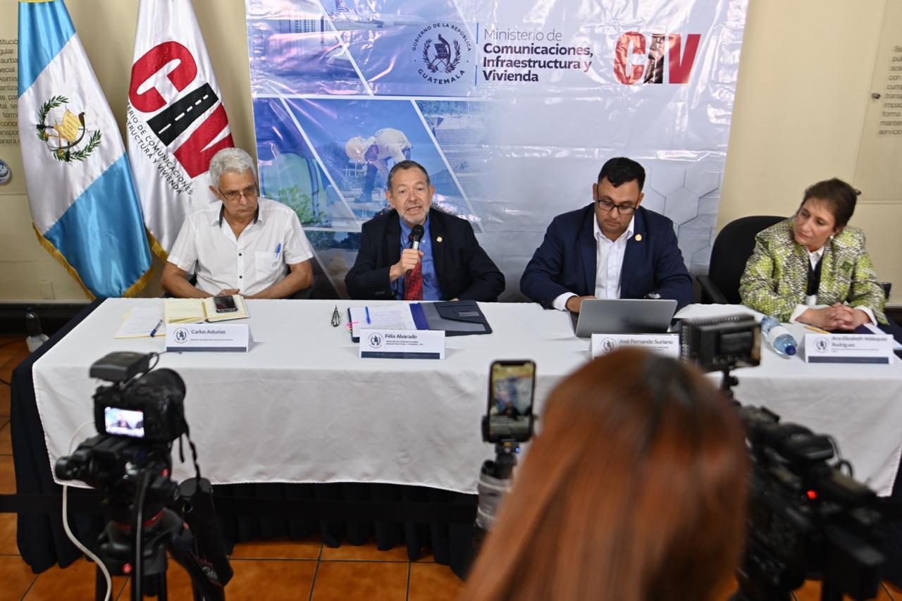 Autoridades del CIV en conferencia de prensa indicaron que han habilitado otro carril en ruta al atlántico. Foto La Hora: Fabricio Alonso.