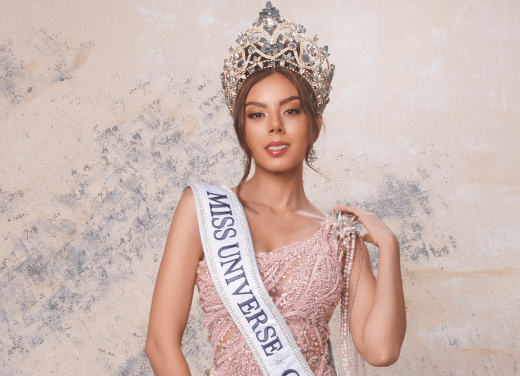 Ana Gabriella Villanueva viaja a México para competir en Miss Universo 2